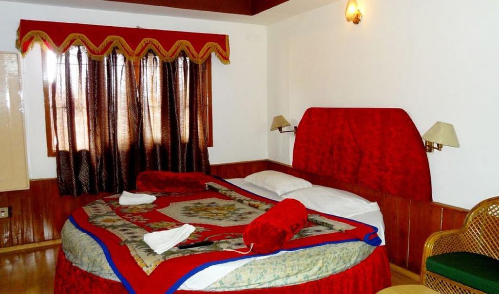 كوديكانال Hotel Ruby International الغرفة الصورة